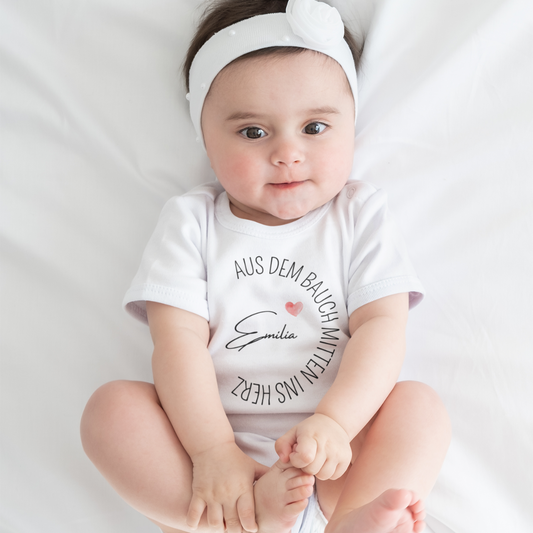 Mitten ins Herz personalisierter Bio Babybody